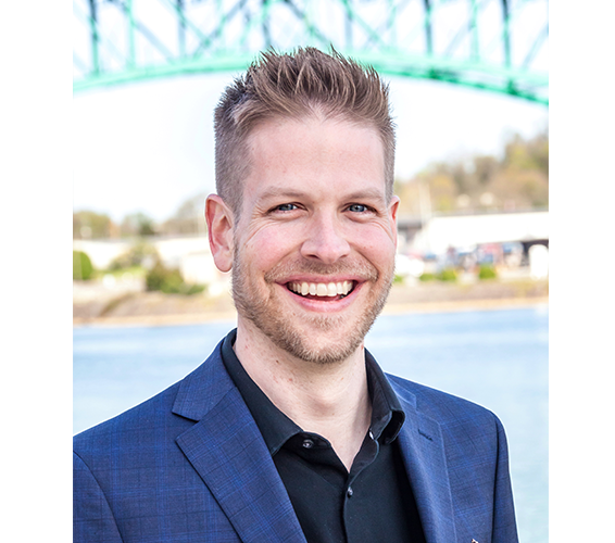 Portrait of Carl Young, Team Lead / Listing Specialist.