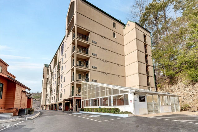 413 Baskins Creek 606, Gatlinburg